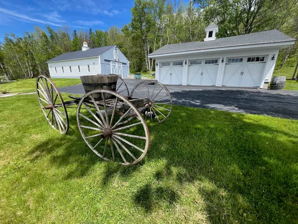 $2,250,000 | 959 Presidential Highway, Jefferson, NH 03583