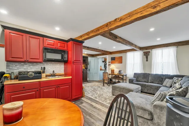 $2,250,000 | 959 Presidential Highway, Jefferson, NH 03583