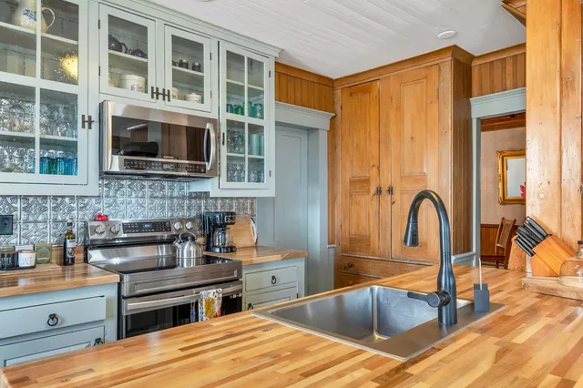 $2,250,000 | 959 Presidential Highway, Jefferson, NH 03583