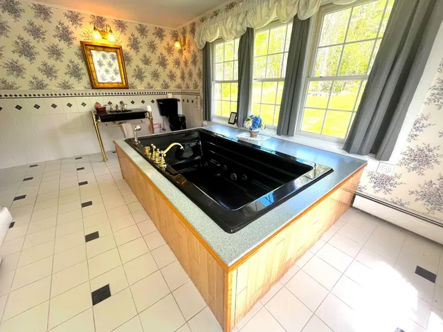 $2,250,000 | 959 Presidential Highway, Jefferson, NH 03583