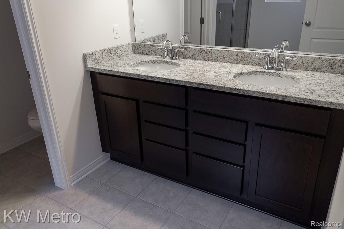 30712 Bradmore Road Warren, MI 48092 - Photo 14 of 17 Dawson Example Master Bath Double Vanity Sinks