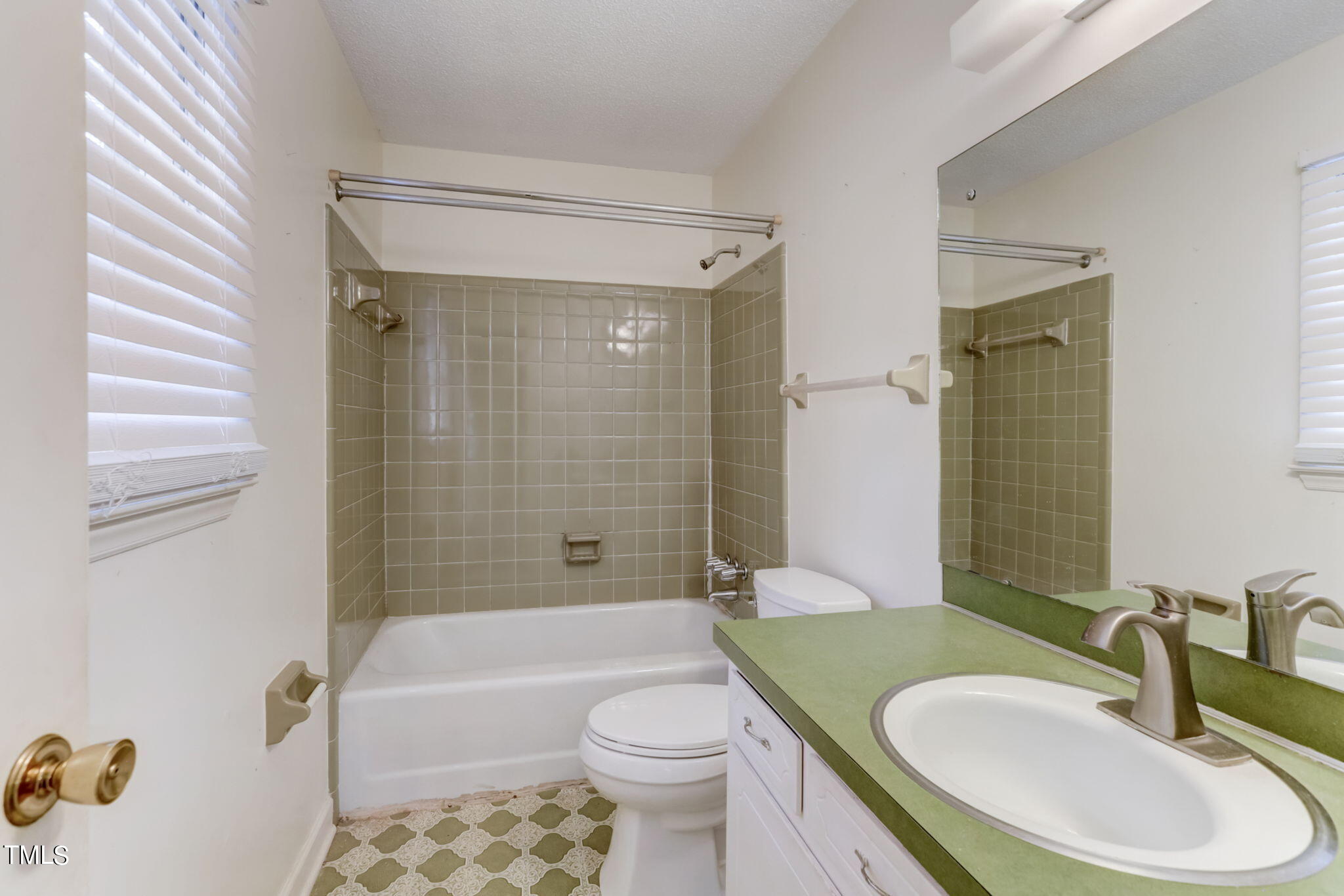 5502 Russell Road Durham, NC 27712 - Photo 17 of 31 25-web-or-mls-Russell Rd-025