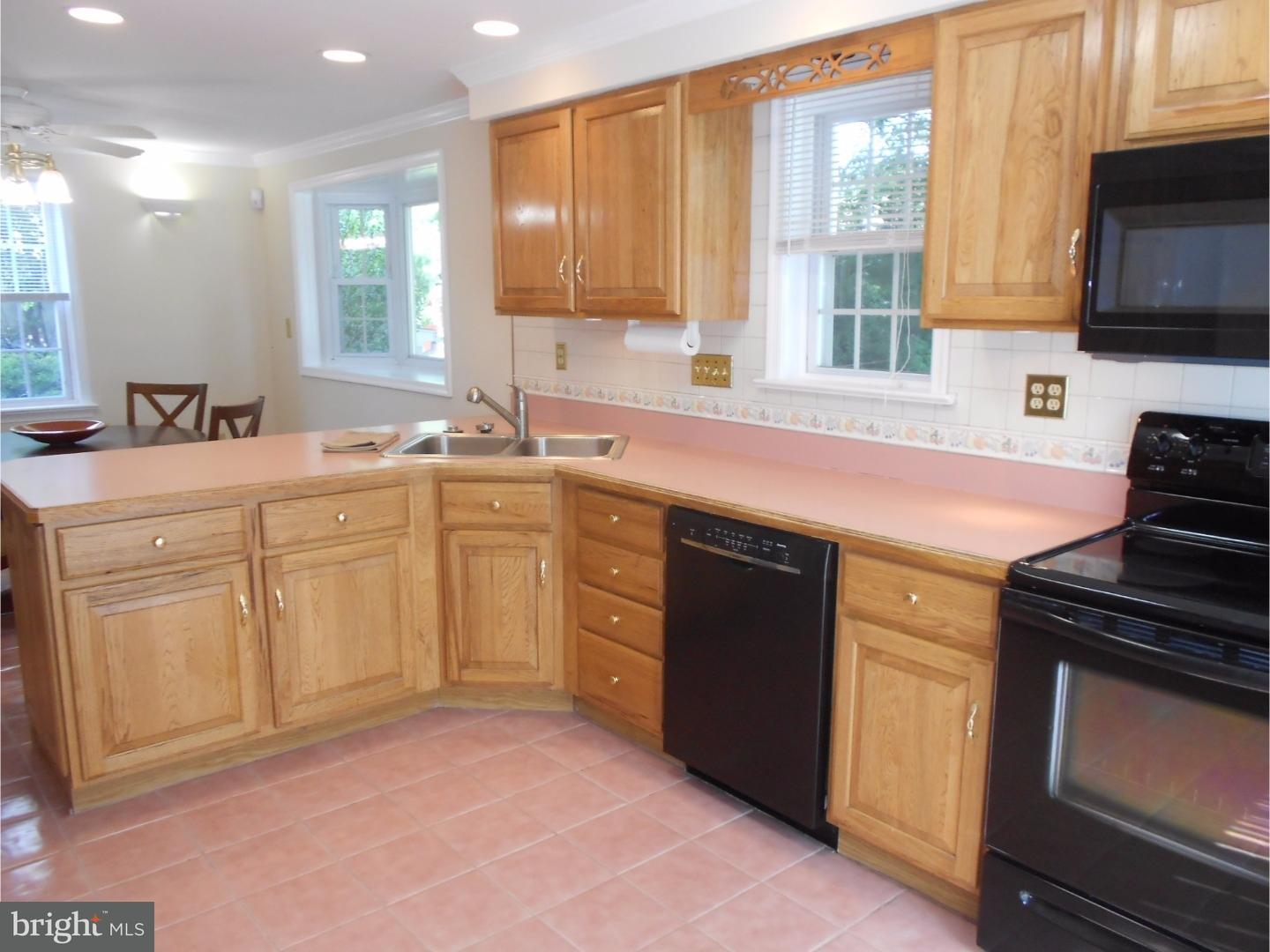20 Norwyn Road Hatboro, PA 19040 - Photo 8 of 24 Kitchen
