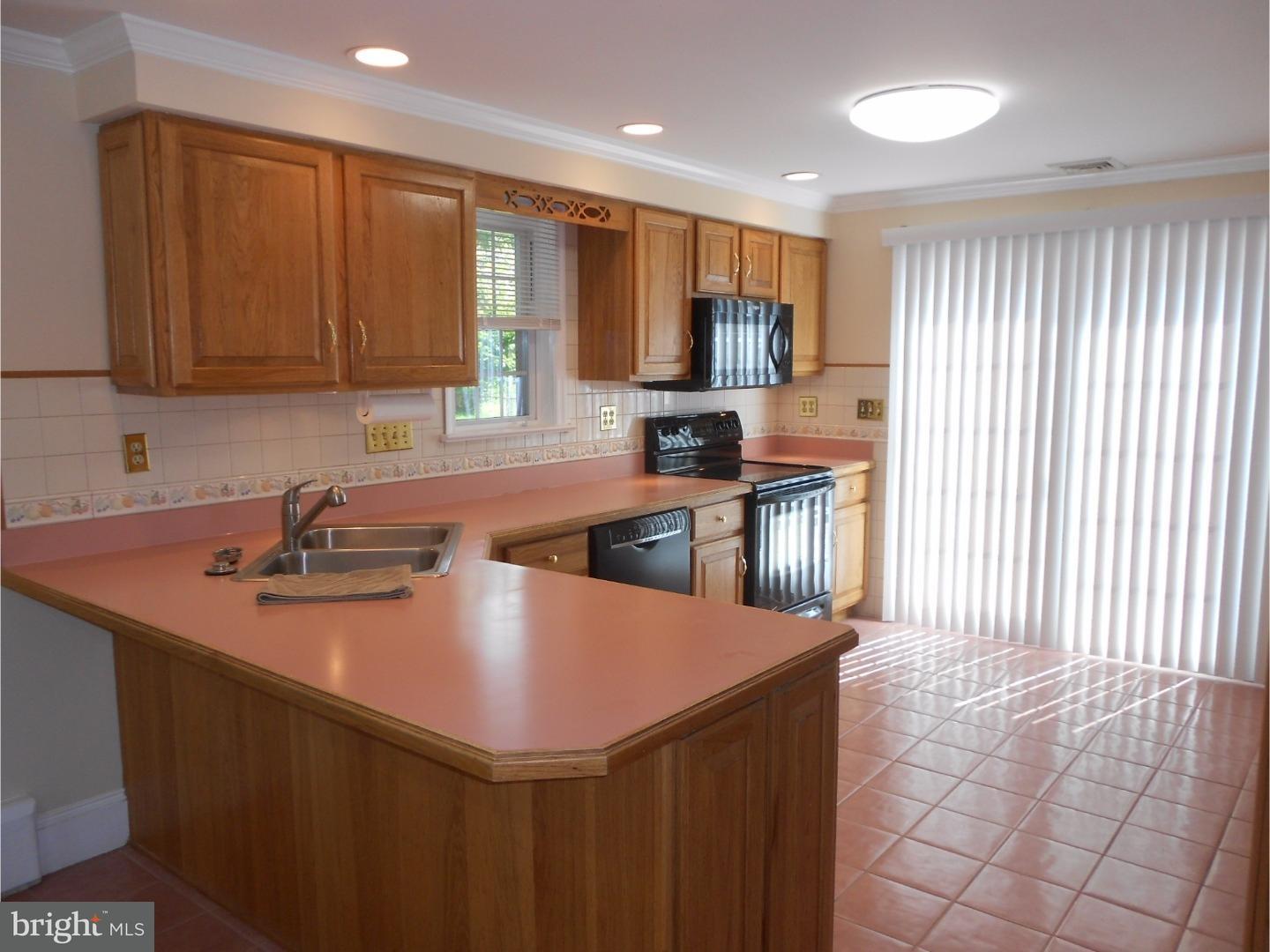 20 Norwyn Road Hatboro, PA 19040 - Photo 9 of 24 Kitchen