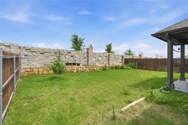 $2,800 | 1012 Kensington Way, Argyle, TX 76226