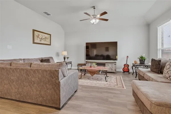 $2,800 | 1012 Kensington Way, Argyle, TX 76226