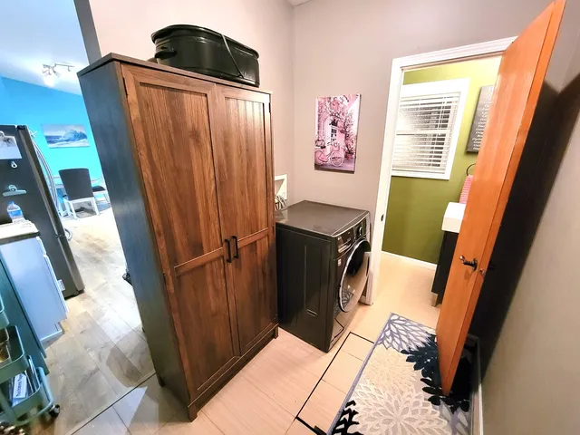 a view of walk in closet