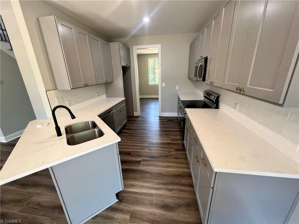 305 Oakdale Road Jamestown, NC 27282 - Photo 24 of 47 Gallery Image 24