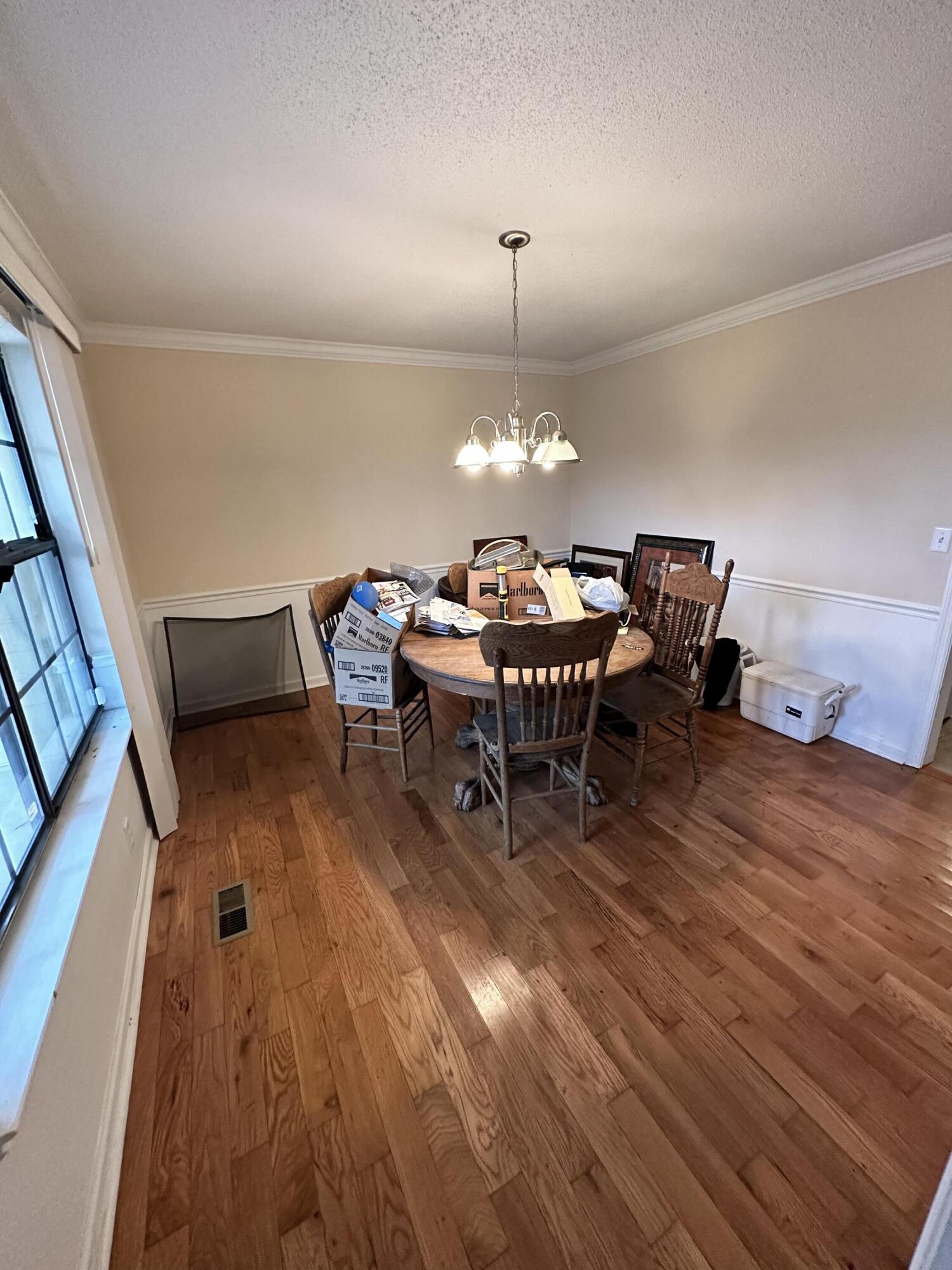 1415 Reeves Avenue Chattanooga, TN 37412 - Photo 2 of 11 381068AE-B57E-4C49-80D2-FF2CFFFF865D