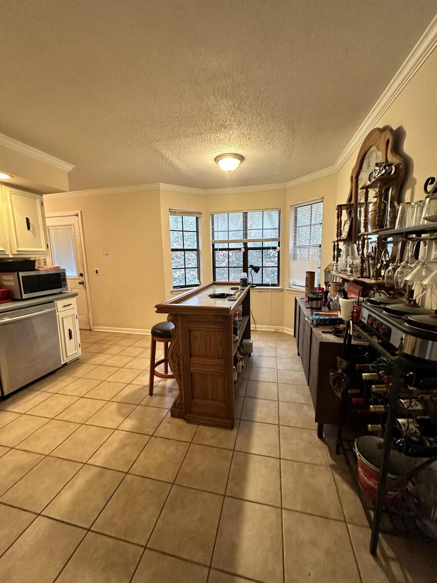1415 Reeves Avenue Chattanooga, TN 37412 - Photo 3 of 11 ACE8D3BD-7039-4BC2-93DA-E2A9E718C4FE
