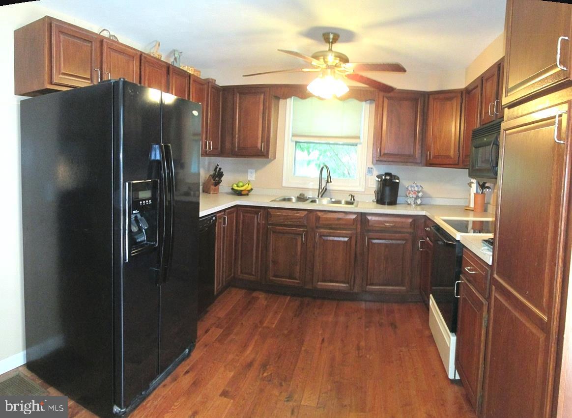 47 Colonial Court Hanover, PA 17331 - Photo 4 of 13 Gallery Image 4