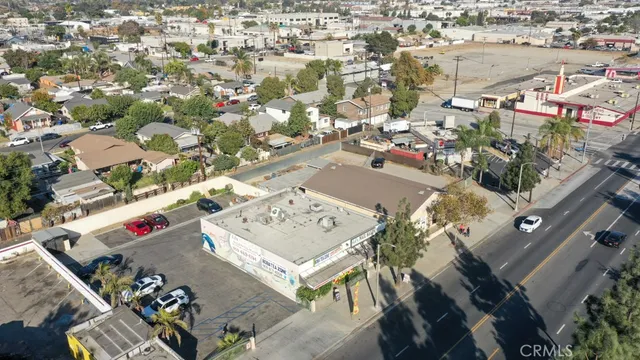 $999,500 | 961 East Mission Boulevard, Pomona, CA 91766