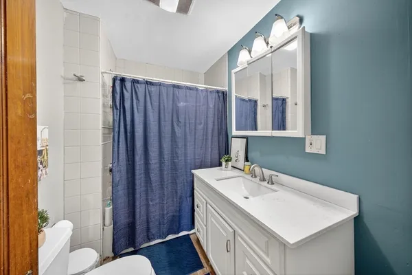 $2,000 | 341 Belmont Street, Unit 2, Fall River, MA 02720
