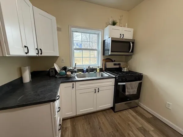 $2,000 | 341 Belmont Street, Unit 2, Fall River, MA 02720