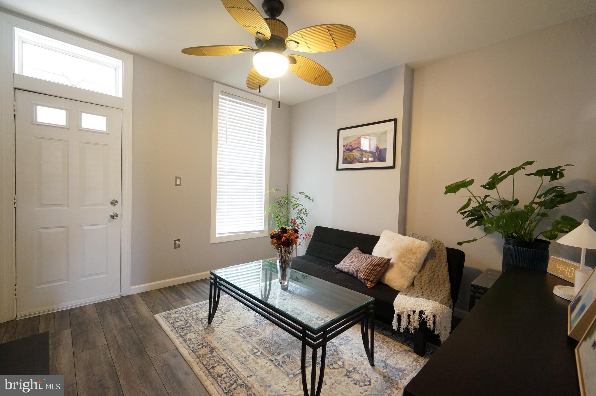 3509 Keswick Road Baltimore, MD 21211 - Photo 4 of 38 Living room