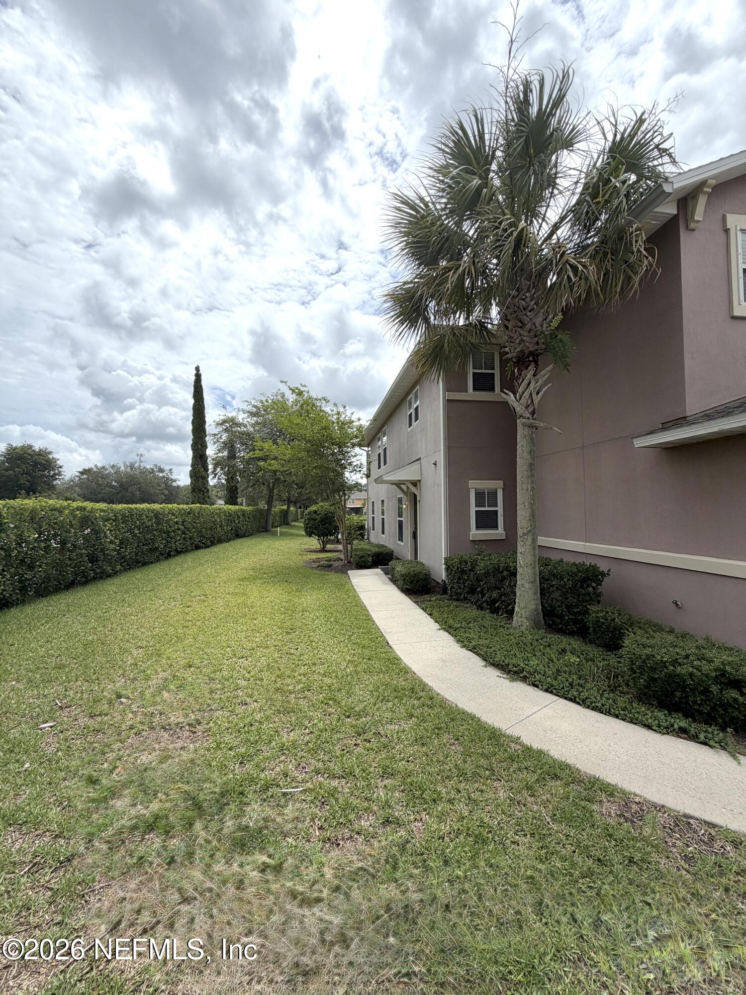 104 Crete Court St. Augustine, FL 32084 - Photo 6 of 26 End unit with side entry