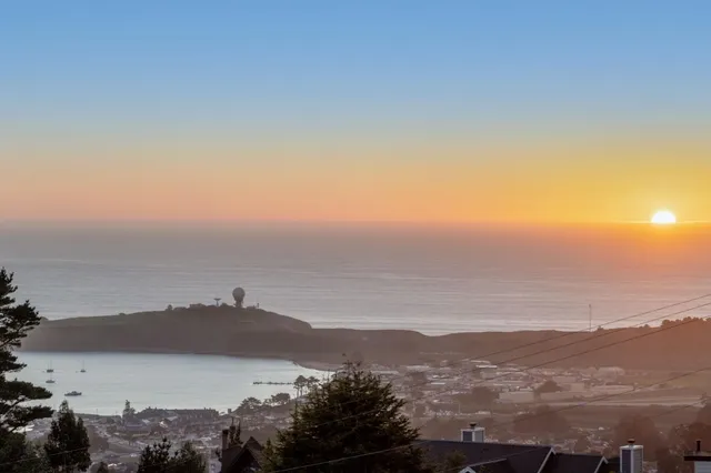 $2,575,000 | 107 Dolphine Avenue, El Granada, CA 94019