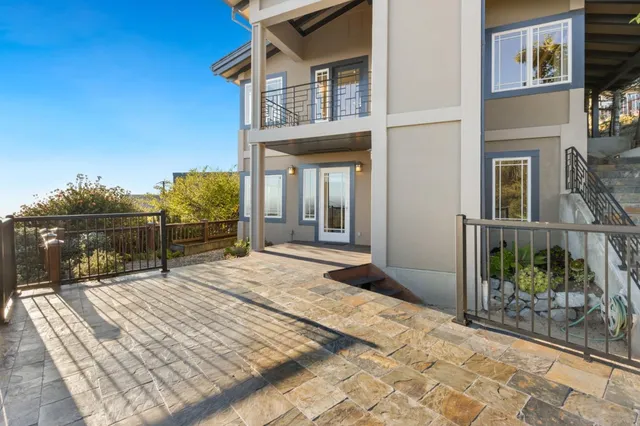 $2,575,000 | 107 Dolphine Avenue, El Granada, CA 94019