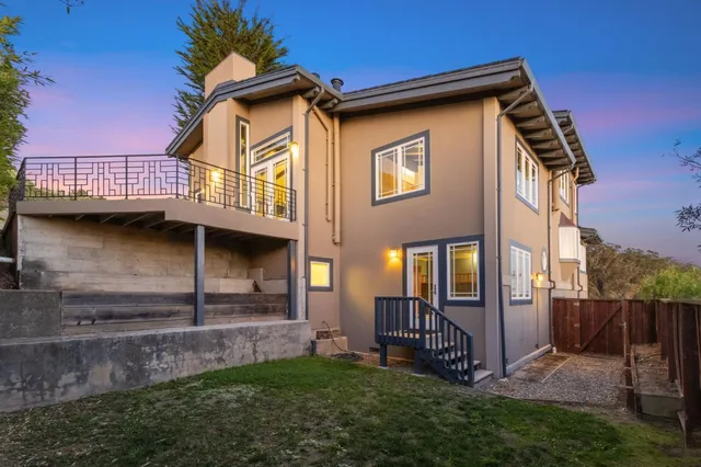 $2,575,000 | 107 Dolphine Avenue, El Granada, CA 94019