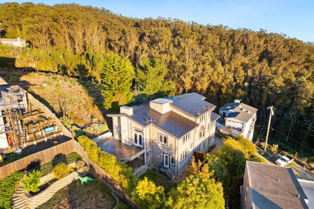 $2,450,000 | 107 Dolphine Avenue, El Granada, CA 94019