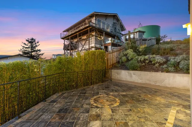 $2,575,000 | 107 Dolphine Avenue, El Granada, CA 94019