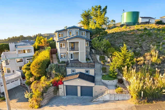 $2,575,000 | 107 Dolphine Avenue, El Granada, CA 94019