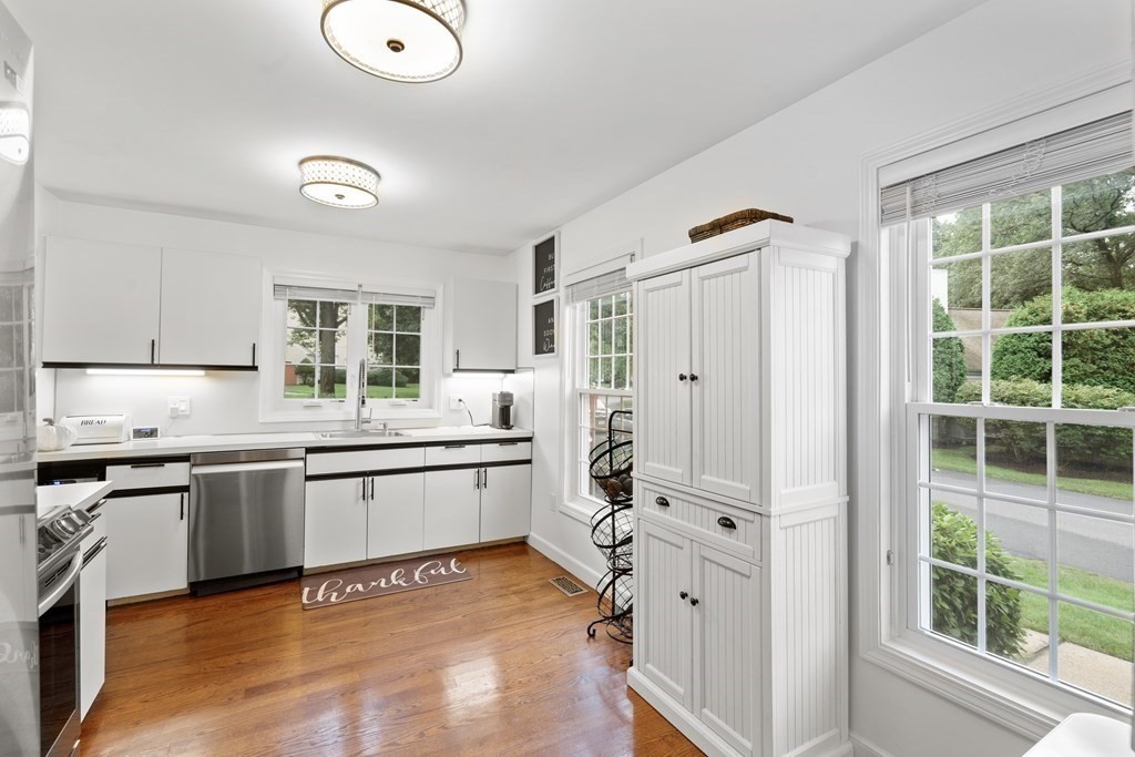 6 Preacher Road, Unit 6 Milton, MA 02186 - Photo 8 of 35 Gallery Image 8
