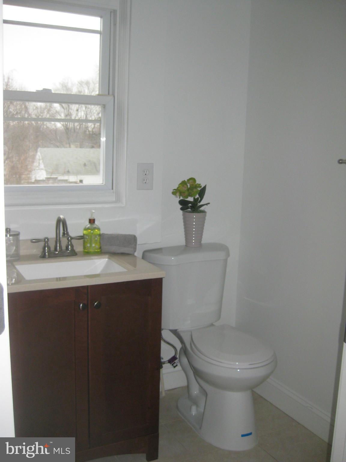 6516 Suitland Road Morningside, MD 20746 - Photo 13 of 17 Bath