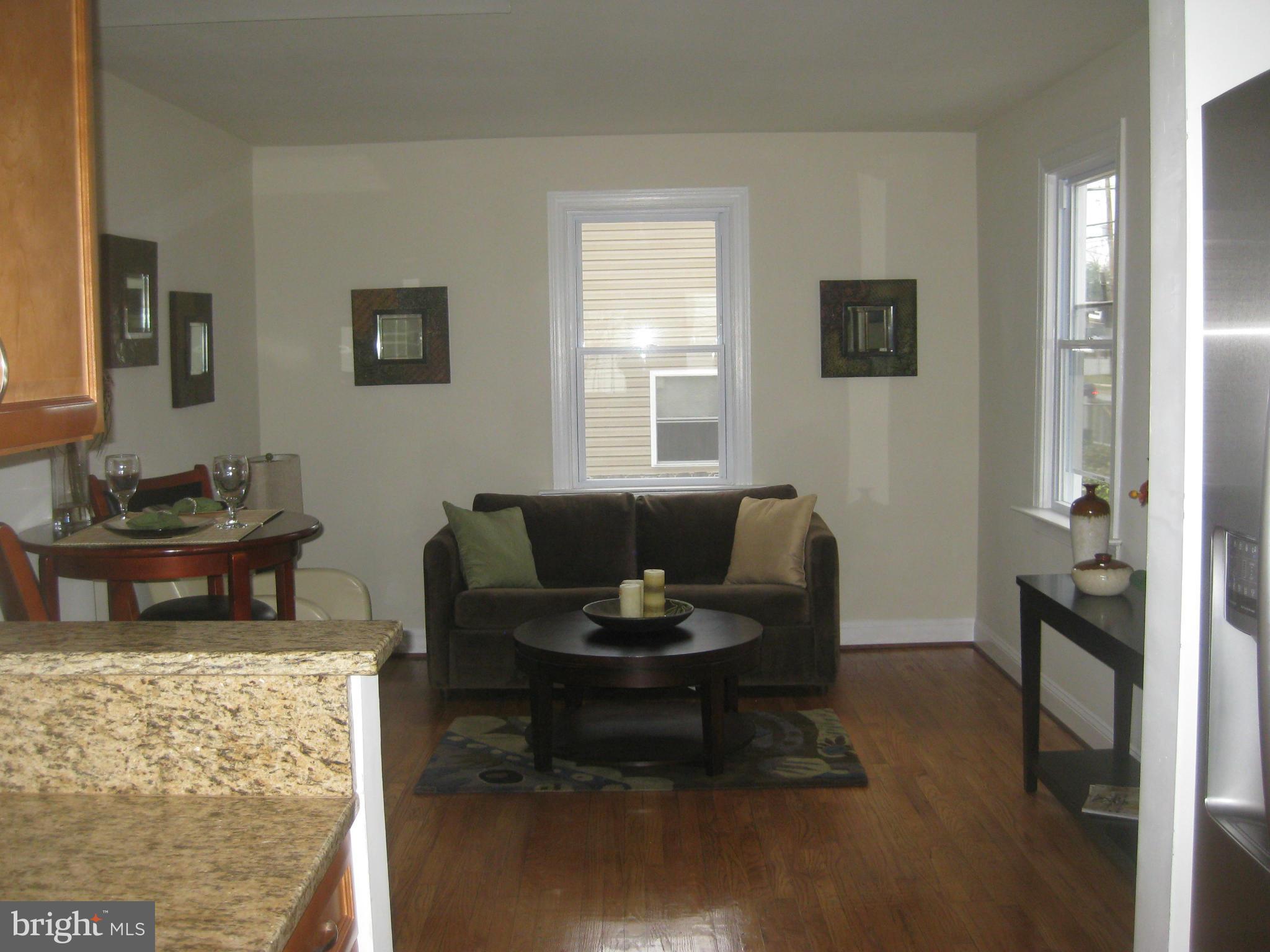6516 Suitland Road Morningside, MD 20746 - Photo 6 of 17 Living Room