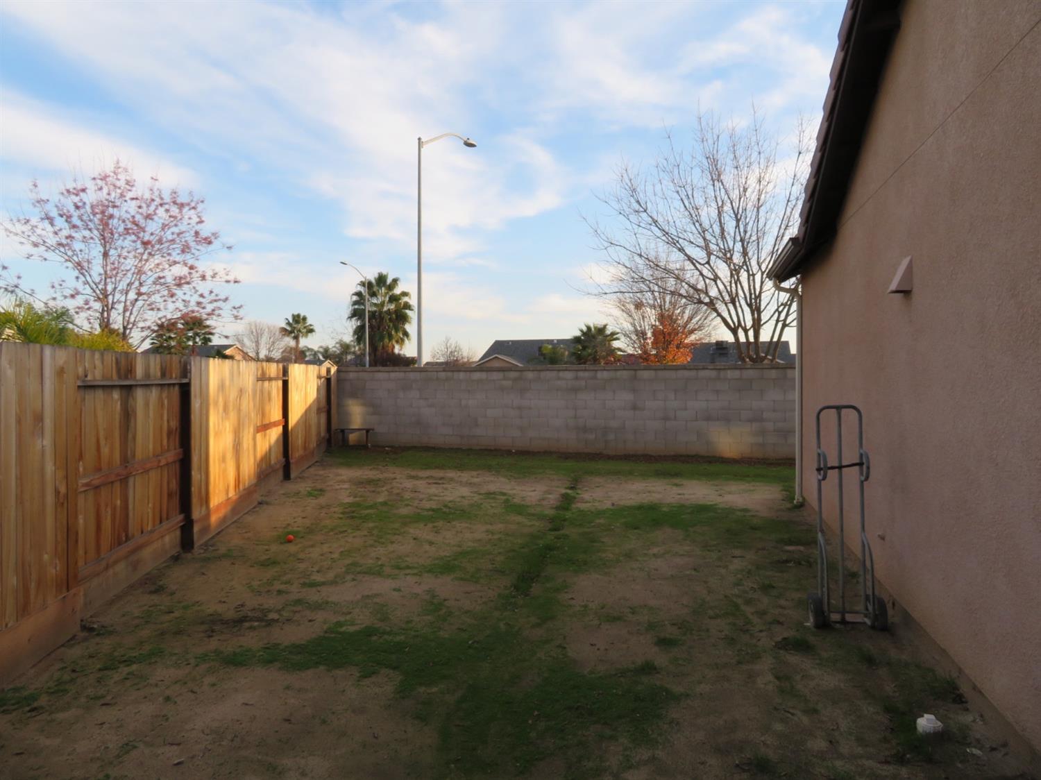 852 Morris Lane Madera, CA 93637 - Photo 15 of 18