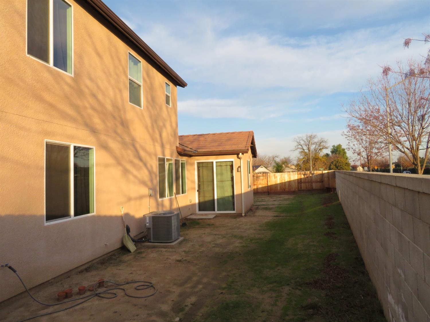 852 Morris Lane Madera, CA 93637 - Photo 17 of 18