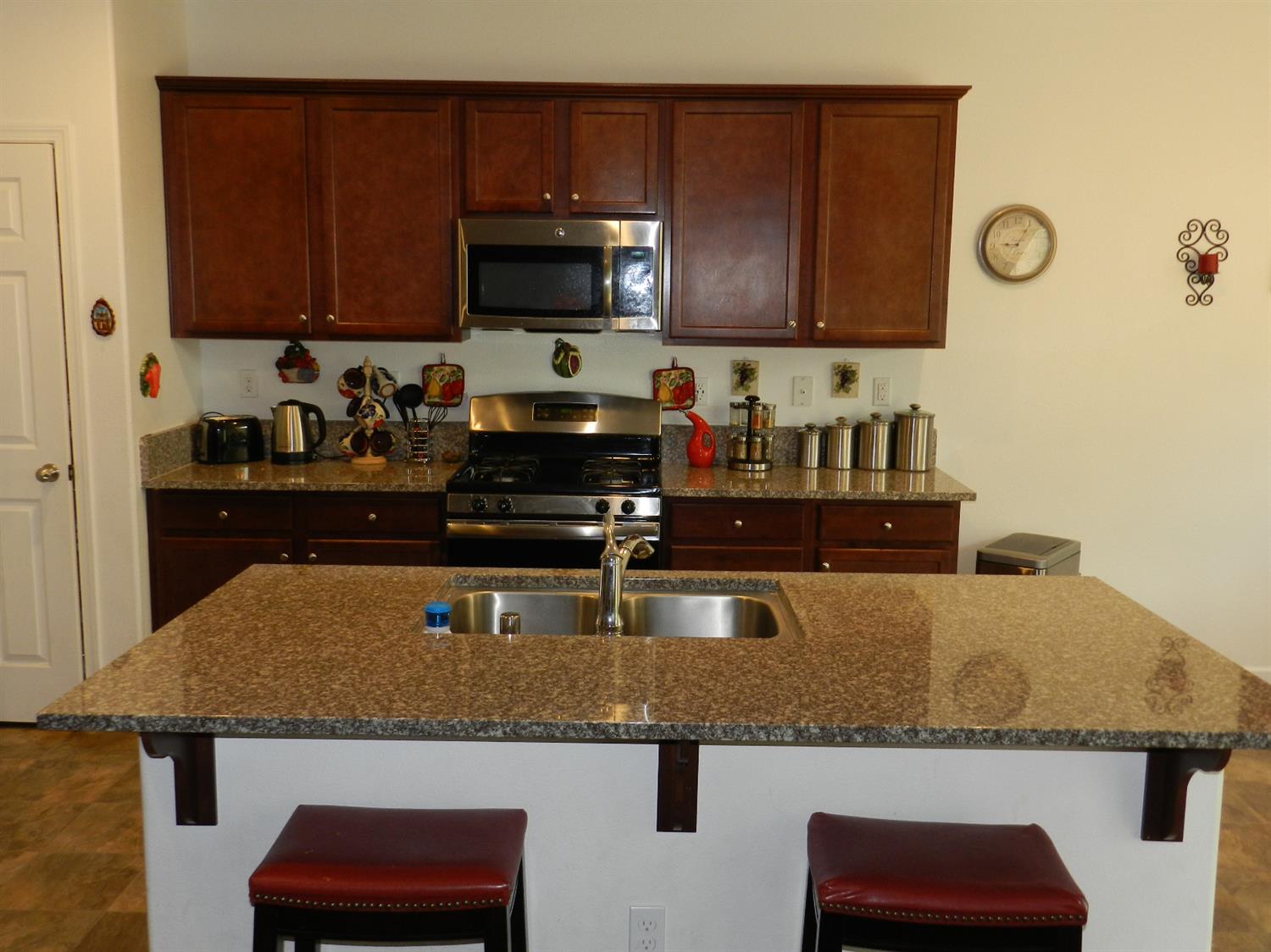 852 Morris Lane Madera, CA 93637 - Photo 4 of 18