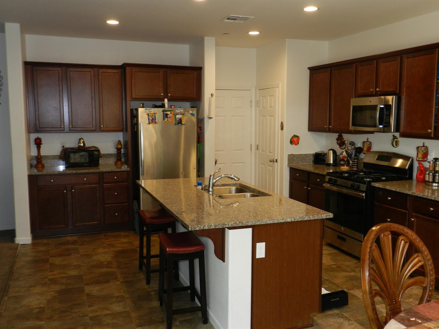 852 Morris Lane Madera, CA 93637 - Photo 6 of 18