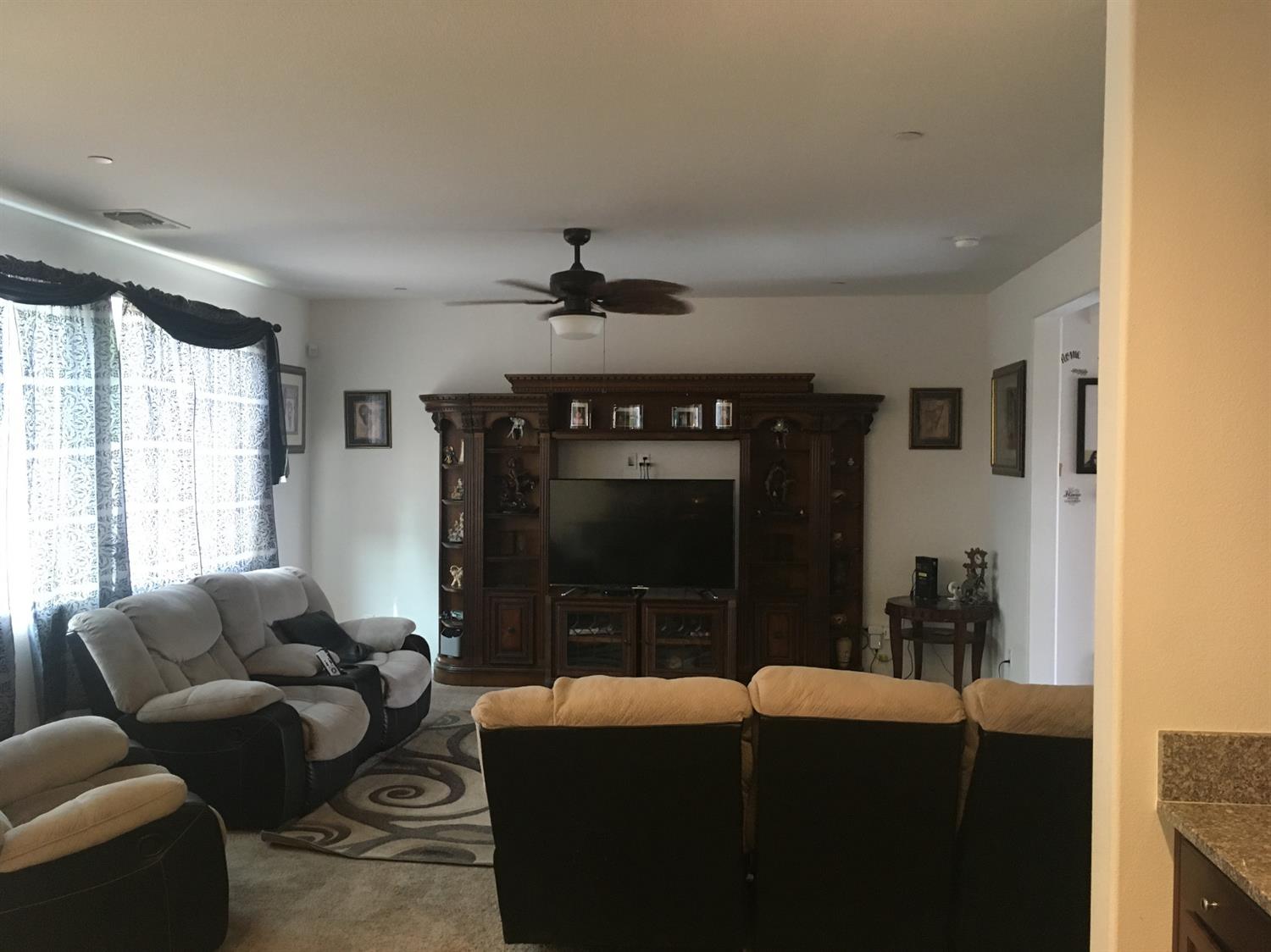 852 Morris Lane Madera, CA 93637 - Photo 8 of 18