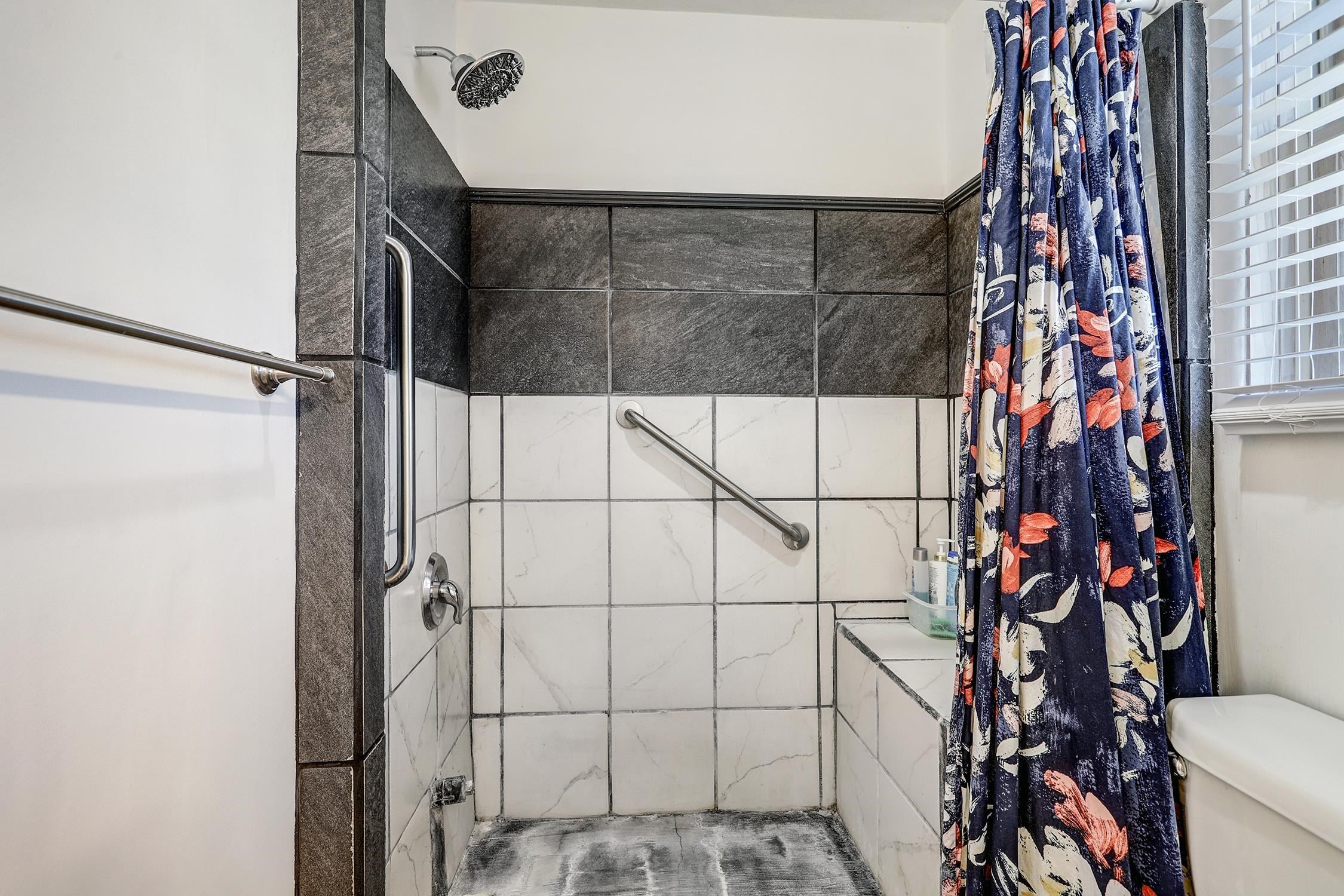99 West Romero Road Ranchos de Taos, NM 87557 - Photo 14 of 36 Gallery Image 14
