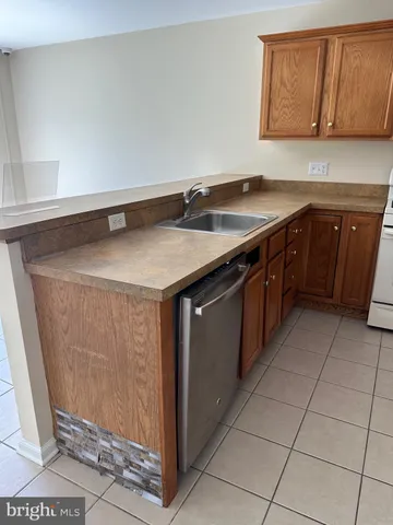 $3,000 | 310 West High Street, Unit A, Glassboro, NJ 08028