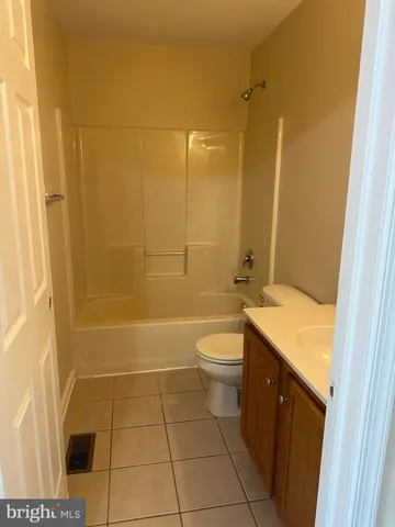 $3,000 | 310 West High Street, Unit A, Glassboro, NJ 08028