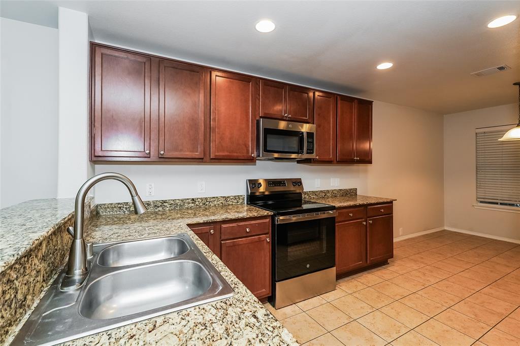 15976 Avenel Way Fort Worth, TX 76177 - Photo 5 of 17