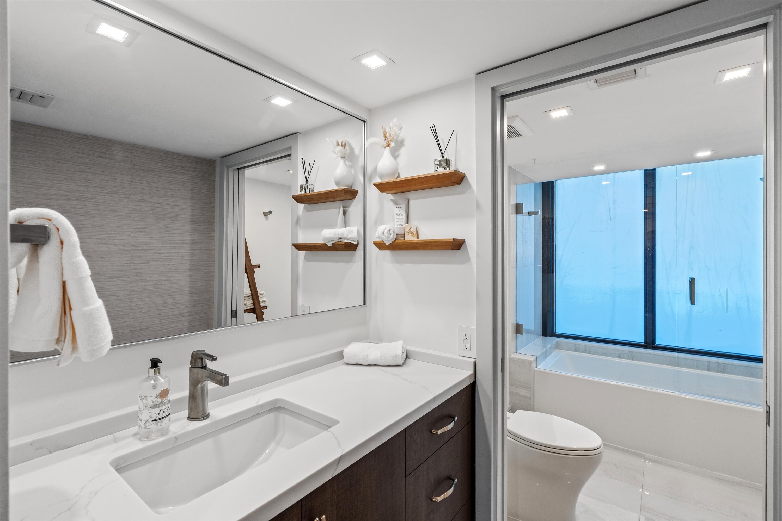 1400 South Ocean Boulevard, Unit N103 Boca Raton, FL 33432 - Photo 28 of 61 GUEST BATH