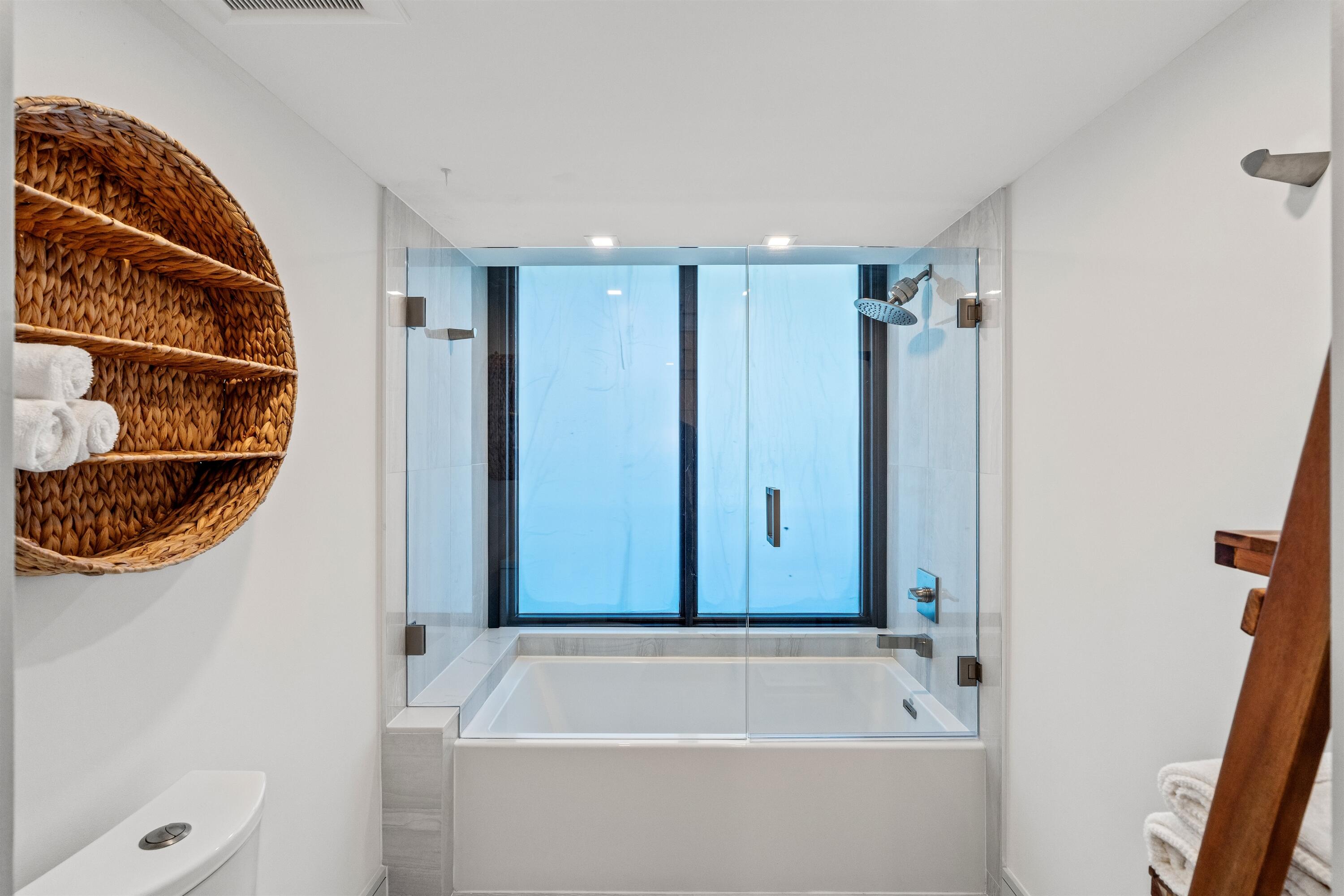 1400 South Ocean Boulevard, Unit N103 Boca Raton, FL 33432 - Photo 29 of 61 GUEST BATH