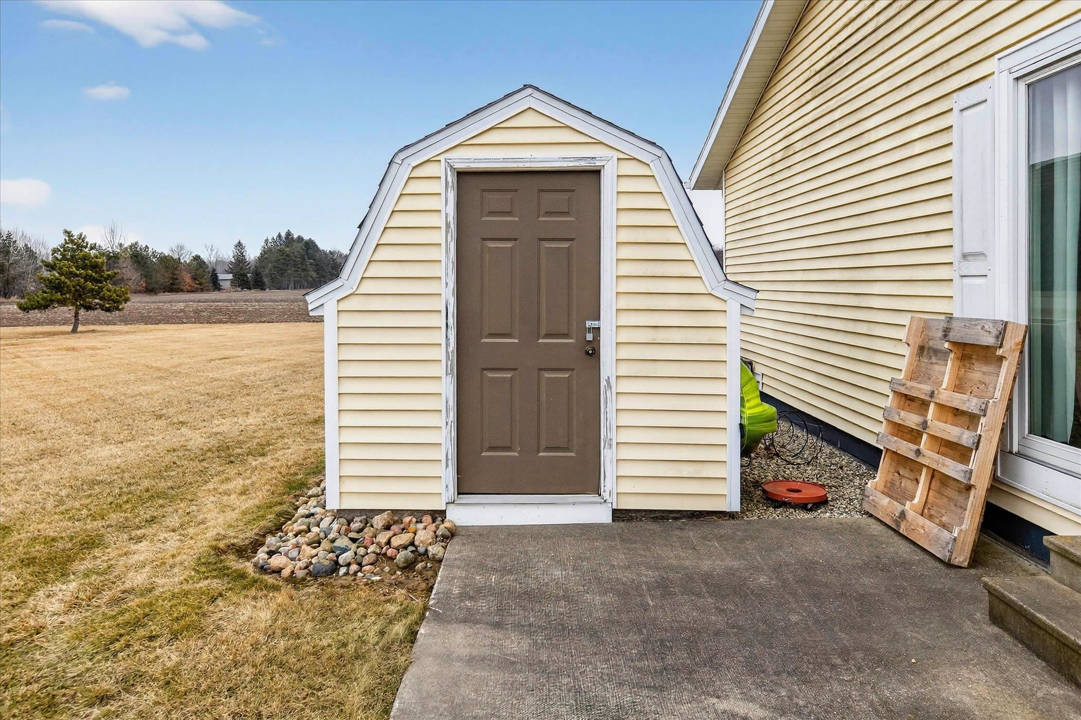 2442 North Mackinaw Road Pinconning, MI 48650 - Photo 28 of 37