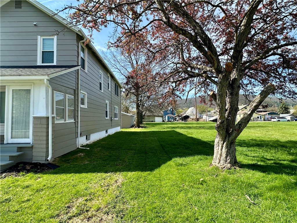 328 Commerce Street Corning, NY 14830 - Photo 2 of 34