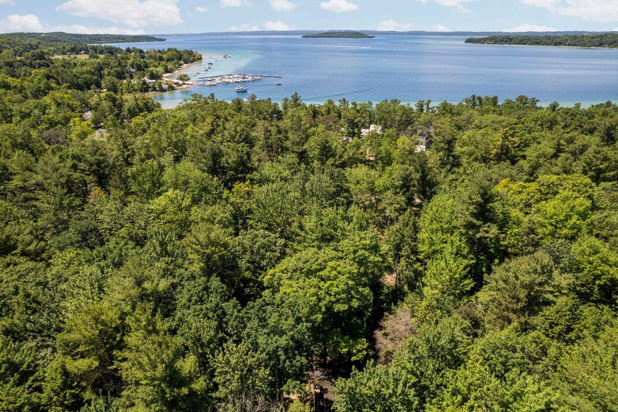 2823 Neahtawanta Road Traverse City, MI 49686 - Photo 3 of 33 1924458-7d6f93a6-6e9c-48cc-a5f6-9151e2829049.JPG