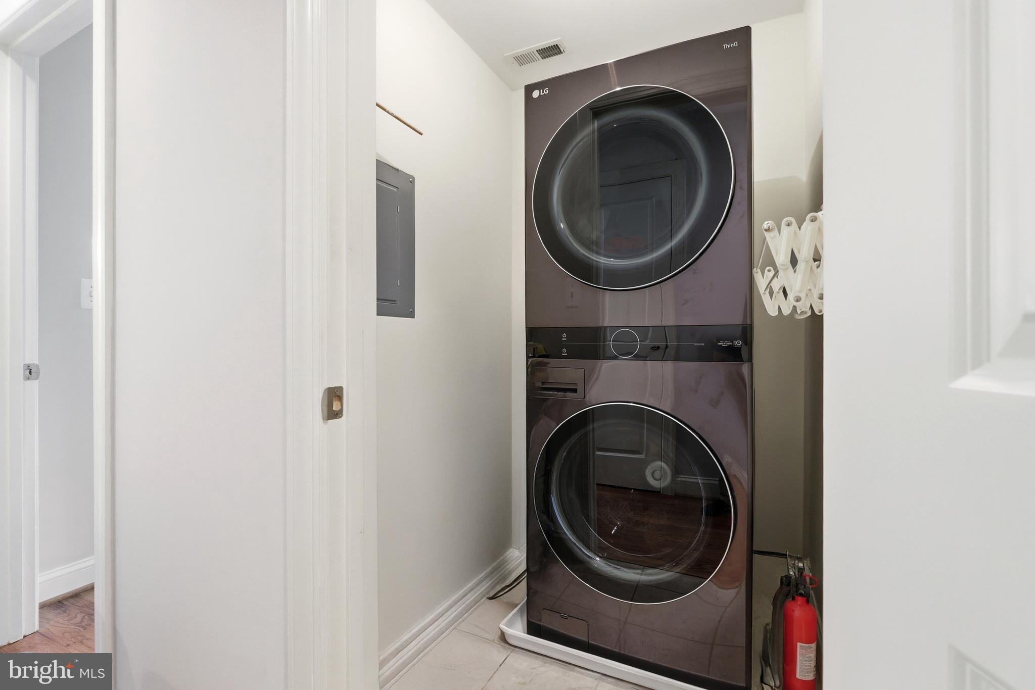 1724 Robinhood Road Annapolis, MD 21401 - Photo 21 of 73 Upper level laundry