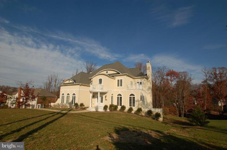 3517 West Ox Road Fairfax, VA 22033 - Photo 2 of 30 Exterior #2