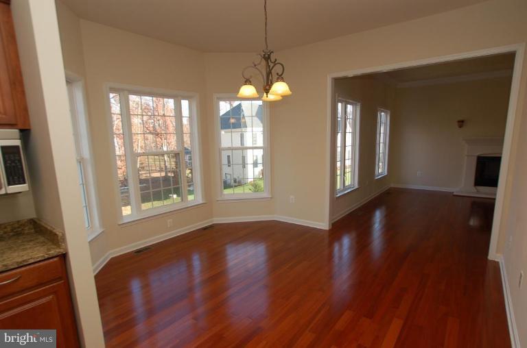 3517 West Ox Road Fairfax, VA 22033 - Photo 11 of 30 Breakfast Area