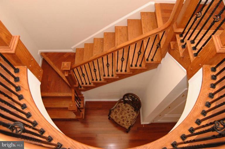 3517 West Ox Road Fairfax, VA 22033 - Photo 23 of 30 Staircase