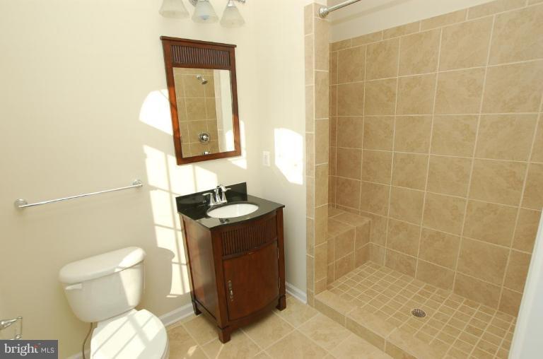 3517 West Ox Road Fairfax, VA 22033 - Photo 5 of 30 Bath #2