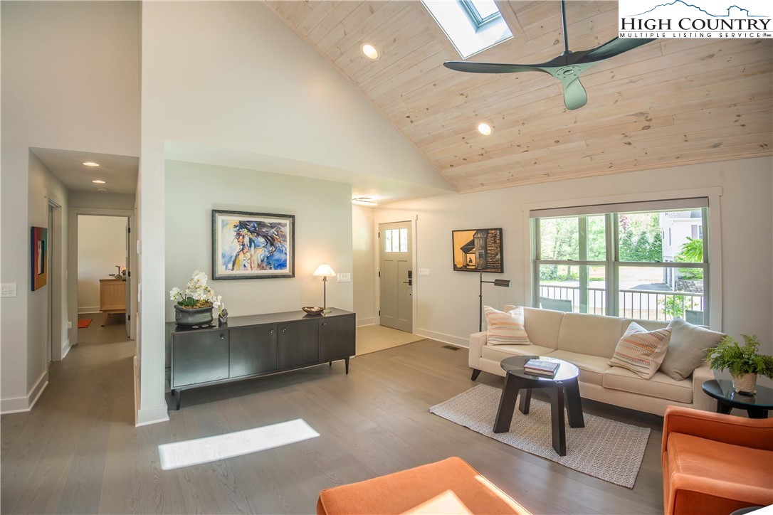 667 Ransom Street Blowing Rock, NC 28605 - Photo 7 of 35 Gallery Image 7