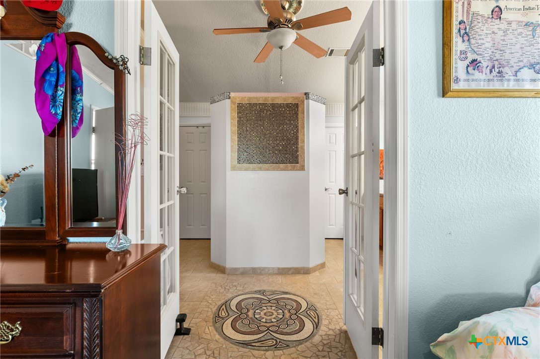 2124 Hackberry Road Salado, TX 76571 - Photo 20 of 41 Entry to Primary Bathroom in Main home